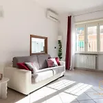 Appartement Teano - 10min To Colosseo, 100mt To Metro, A-c, 2 Bedrooms *