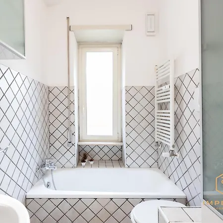 Teano - 10min To Colosseo, 100mt To Metro, A-c, 2 Bedrooms * Rome