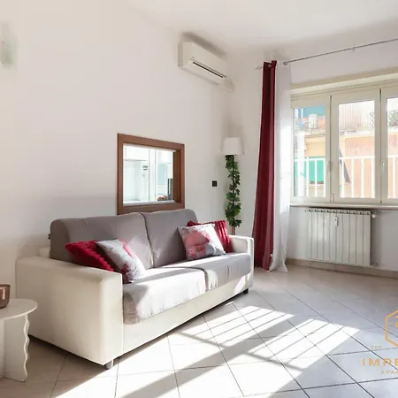 Διαμέρισμα Teano - 10min To Colosseo, 100mt To Metro, A-c, 2 Bedrooms *