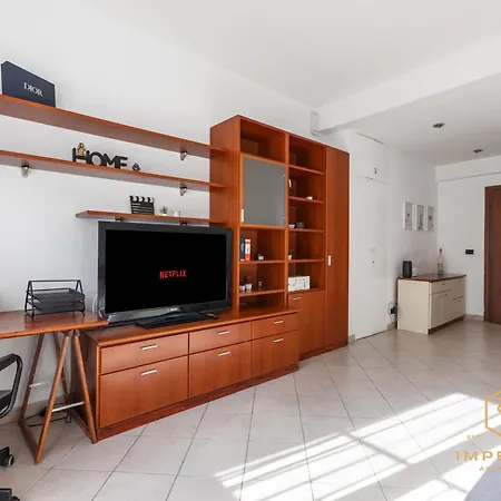 Teano - 10min To Colosseo, 100mt To Metro, A-c, 2 Bedrooms Διαμέρισμα *