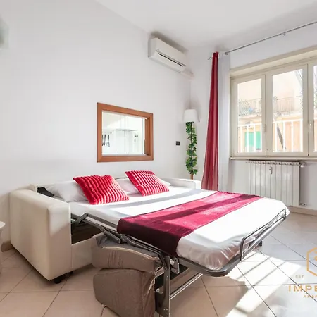 Teano - 10min To Colosseo, 100mt To Metro, A-c, 2 Bedrooms